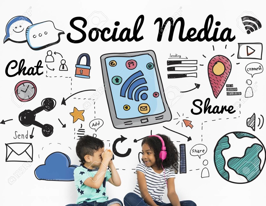 childrens-use-of-social-media-navigating-opportunities-and-challenges